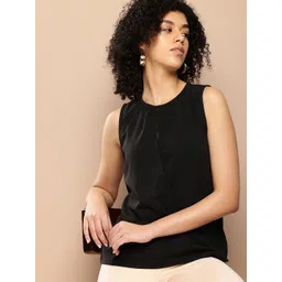 INVICTUS Keyhole Neck Top-picture-40