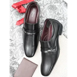 INVICTUS Men Black Solid Formal Slip On Shoes-picture-27