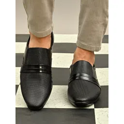 INVICTUS Men Black Solid Formal Slip-on's-picture-32