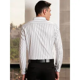 INVICTUS Men Premium Slim Fit Striped Cutaway Collar Pure Cotton Formal Shirt image 4