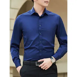 INVICTUS Men Solid Spread Collar Cotton Casual Shirt-picture-24