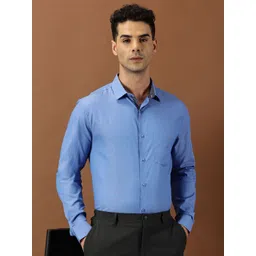 INVICTUS Men Solid Spread Collar Formal Shirt-image-35
