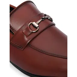 INVICTUS Men Tan Formal Loafers image 2