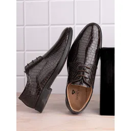 INVICTUS Men Textured Formal Derbys-picture-11