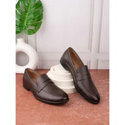 INVICTUS Men Textured Formal Loafers-picture-25