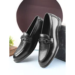 INVICTUS Men Textured Leather Formal Loafers-picture-31
