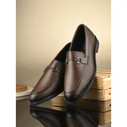 INVICTUS Men Textured Round Toe Formal Loafers-picture-21