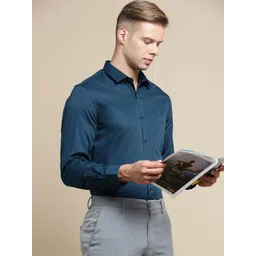 INVICTUS Standard Slim Fit Spread Collar Cotton Formal Shirt-picture-11