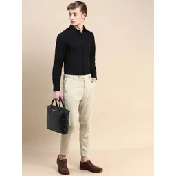 INVICTUS Standard Slim Fit Spread Collar Cotton Formal Shirt image 2