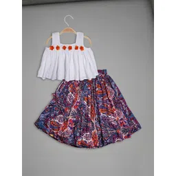 IRSIA Girls Paisley Printed Lehenga Choli Set With Reel Flover-picture-18