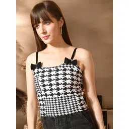 IUGA Geometric Checked Crop Top-picture-41