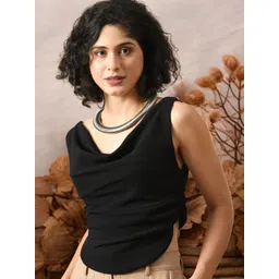 IUGA Off-Shoulder Crop Top-picture-22