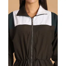 JAKANARY Colourblocked Crepe A-Line Mini Dress image 3