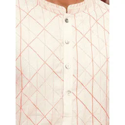 JAYPORE Men Embroidered Thread Work Kurta image 3