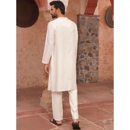 JAYPORE Men Embroidered Thread Work Kurta image 5