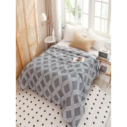 JC HOME Grey & White Geometric AC Room 300 GSM Single Bed Quilt-picture-34