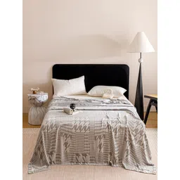 JC HOME Grey & White Printed AC Room 180 GSM Double Bed Quilt-picture-31