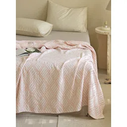 JC HOME Pink & White Geometric AC Room 300 GSM Double Bed Quilt-picture-28