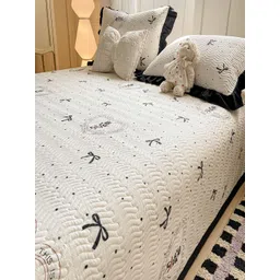 JC HOME White & Black Printed 162 GSM Single Bed Cover image 4