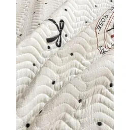 JC HOME White & Black Printed 162 GSM Single Bed Cover image 2