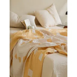 JC HOME Yellow & White Geometric AC Room 300 GSM Double Bed Quilt image 4