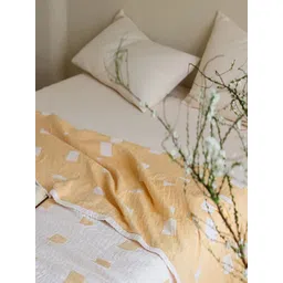 JC HOME Yellow & White Geometric AC Room 300 GSM Double Bed Quilt image 5