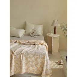 JC HOME Yellow & White Geometric AC Room 300 GSM Single Bed Quilt-picture-19