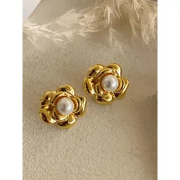 JEWILLEY Stainless Steel Gold-Plated Pearls Floral Shaped Anti Tarnish Studs-picture-3