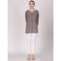 Jivitha Women Printed Cotton Longline Top-picture-18