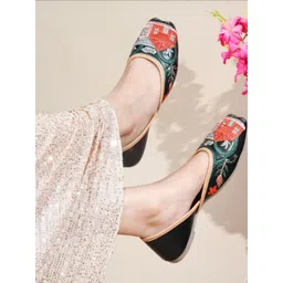 JM Looks Women Embellished Ethnic Mojaris Flats-picture-21