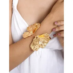 Joker & Witch Zephyranthes Gold Bracelet for Women-picture-37