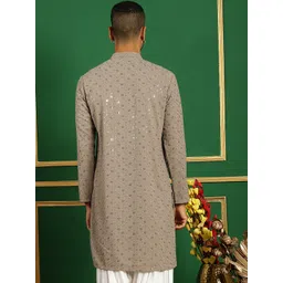 Jompers Floral Embroidered Mandarin Collar Straight Kurta image 4