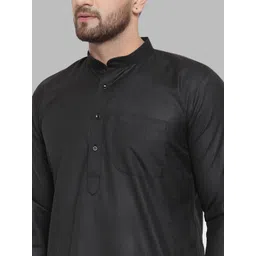 Jompers Men Black Solid Straight Kurta image 2