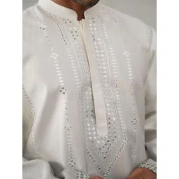 Jompers Men Embroidered Sequinned Kurta image 5