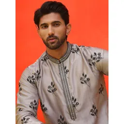 Jompers Men Floral Embroidered Regular Chikankari Kurta with Pyjamas-picture-42