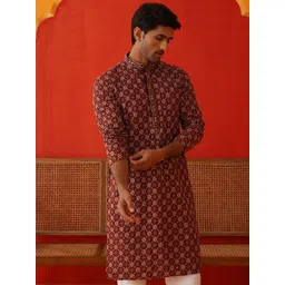 Jompers Men Geometric Embroidered Sequinned Kurta-picture-24