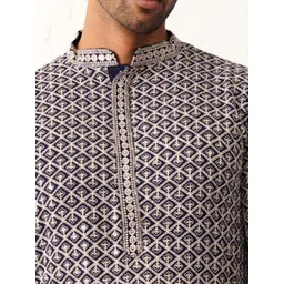 Jompers Men Geometric Embroidered Sequinned Kurta image 2