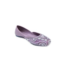 Jootavoota Women Embellished Ethnic Round Toe Mojaris Flats-picture-18