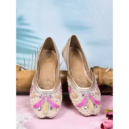 Jove Women's Gold Ethnic Juttis-picture-28