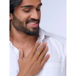 Joyalukkas Men 22Kt Gold Finger Ring - 4.135 g image 5