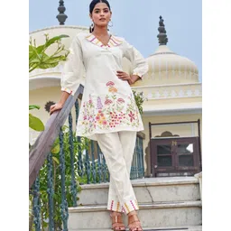 Kaftanize Sequinned Work Placement Embroidered Pure Silk Top With Trousers Co-Ords-picture-28