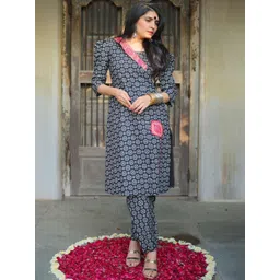 KALINI Floral Printed A-Line Tunic With Trousers Co-Ords-picture-40