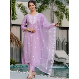 KALINI Women Floral Embroidered Kurta Set image 3