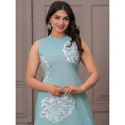 KALINI Women Floral Printed Regular Pure Cotton Kurta with Trousers-picture-16