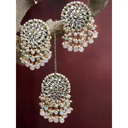 Karatcart Gold-Plated Pink Bead and Pearl Kundan Earring & Maangtikka Set-picture-32