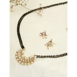 KARATCART White & Black Gold-Plated Pearl & Kundan Studded Mangalsutra With Earrings-picture-32