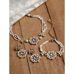 KARATCART Women Gold-Plated Floral Pearl Kundan Studded Jewellery Set-picture-31