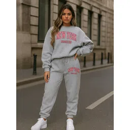 KASHIAN Round Neck Printed Sweatshirt & Printed Joggers Co-Ords-picture-11