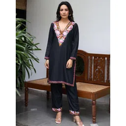 Kashmir Box Kashmiri Aari Embroidered V-Neck Co-Ord Set-picture-18