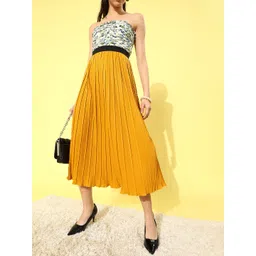 KASSUALLY Women Stylish Mustard Solid Pleated Form Skirt-picture-25